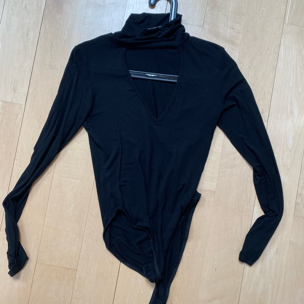 Long sleeve black V neck cutout bodysuit